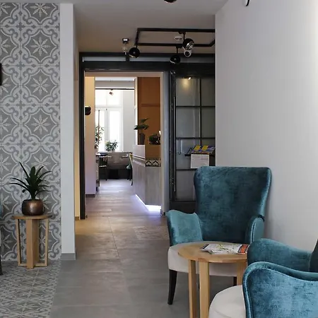 Ross Hotel 4*